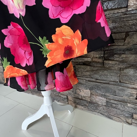 Vibrant Floral Midi Dress - Picture 5 of 15